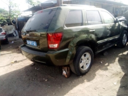 4X4 JEEP GRAND CHEROKEE