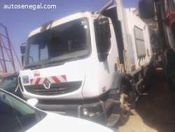 Camion benne venant Renault