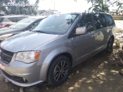 Dodge Grand Caravane venant