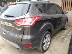 Ford Escape Titanium venant