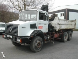 LOCATION DE CAMION PLATEAU GRUE