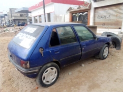 PEUGEOT 205