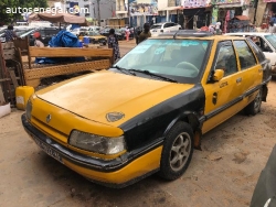 TAXI RENAULT 21