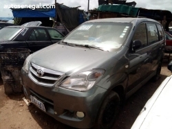 TOYOTA AVENZA 7PLACES