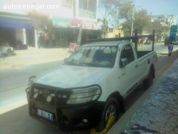 TOYOTA HILLUX UNE CABINE