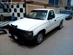 TOYOTA HILLUX UNE CABINE