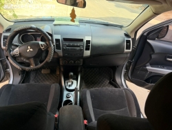 4X4 MITSUBISHI OUTLANDER
