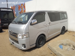 Car Toyota Hiace 14places