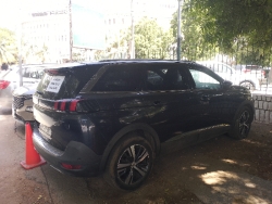 PEUGEOT 5008 2021